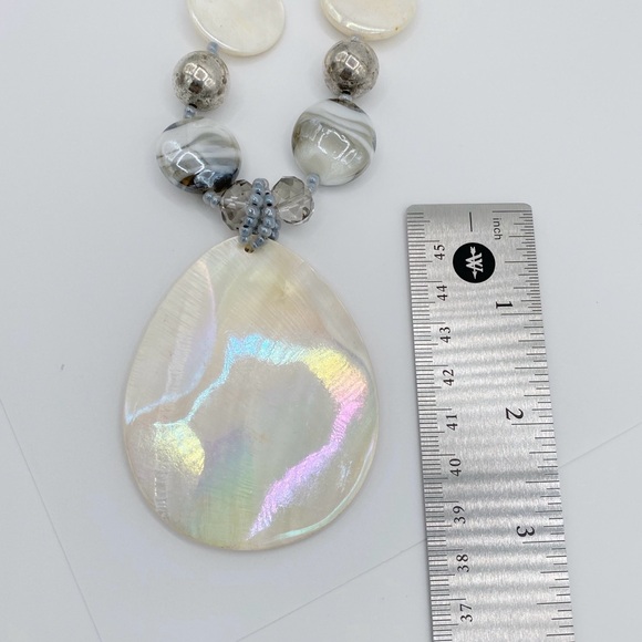 Mother of Pearl Teardrop Pendant Glass Beaded Necklace - Picture 6 of 7